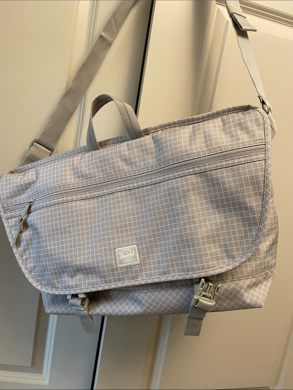 Herschel Supply Company Light Gray Checked Messenger Laptop Bag